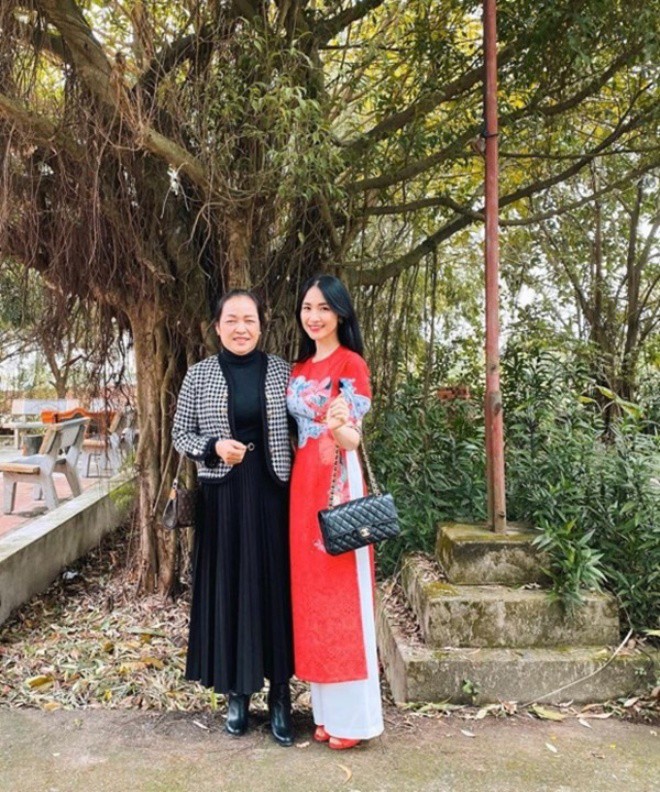 Daughter of billionaire Vbiz: Ha Ho leaves the villa, Hoa Minzy builds a house for her parents - 10