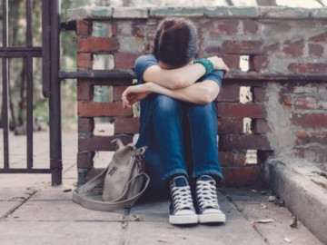 Vì sao trẻ teen tự tử? 7 dấu hiệu cảnh báo nguy cơ, có điều ít người lớn nhận ra