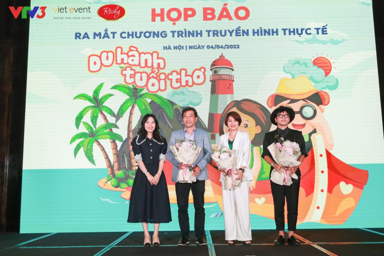 Họp báo ra mắt chương trình truyền hình “Du hành tuổi thơ”.