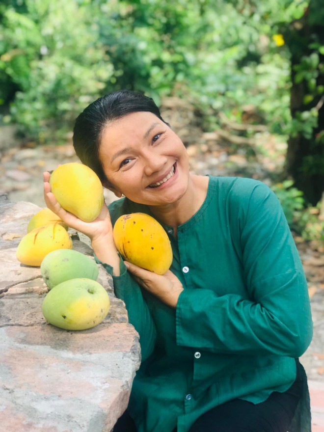 2 weeks without returning to Binh Phuoc, actress Kieu Trinh regretfully looked at the fallen fruit in the garden, no one ate it - 4