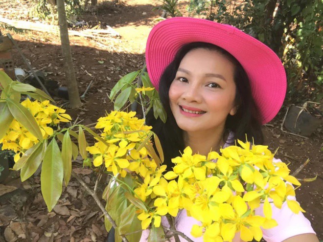 2 weeks without returning to Binh Phuoc, actress Kieu Trinh regretfully looked at the fallen fruit in the garden, no one ate it - 15