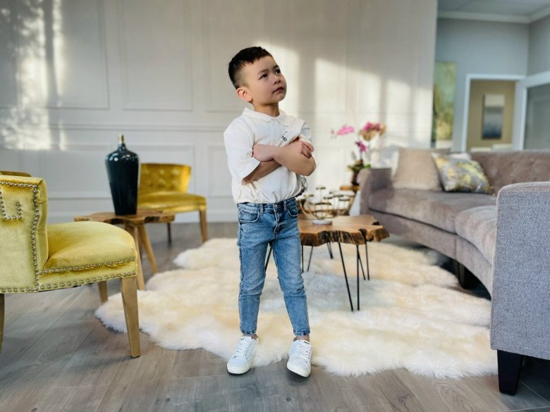 Dan Truong's son: 5 years old is amp;#34;luckyamp;#34;  fashion model app go shopping - 3