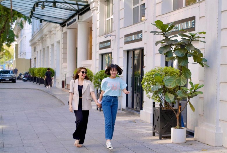 Short and small, MC Diep Chi shows how to raise a tall and extraordinary daughter - 3