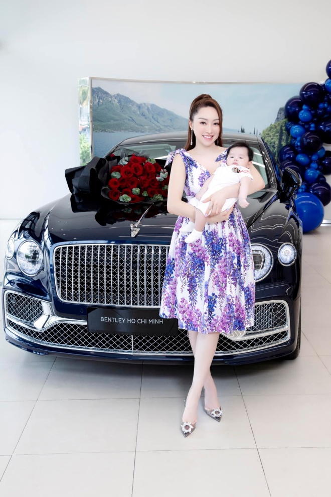 Actor Chi Bao U50 has a child, gave a young wife of 16 years a car worth 20 billion dollars, gave up completely - 4