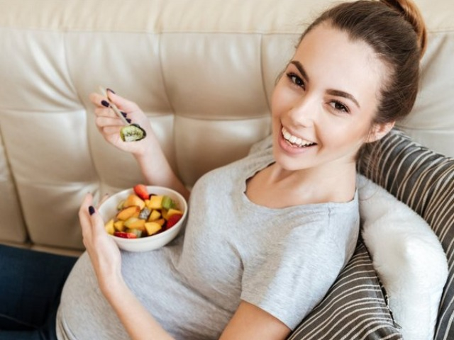 Đồ ăn vặt cho bà bầu ngon, bổ rẻ theo từng giai đoạn thai kỳ