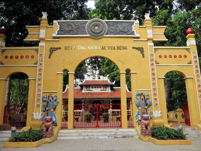Destination for Ancestor's Anniversary: ​​4 biggest Hung Kings temples in HCMC - 4