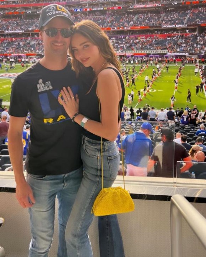 Sau khi kết hôn với tỷ phú công nghệ, cô rút lui khỏi showbiz và tập trung kinh doanh.