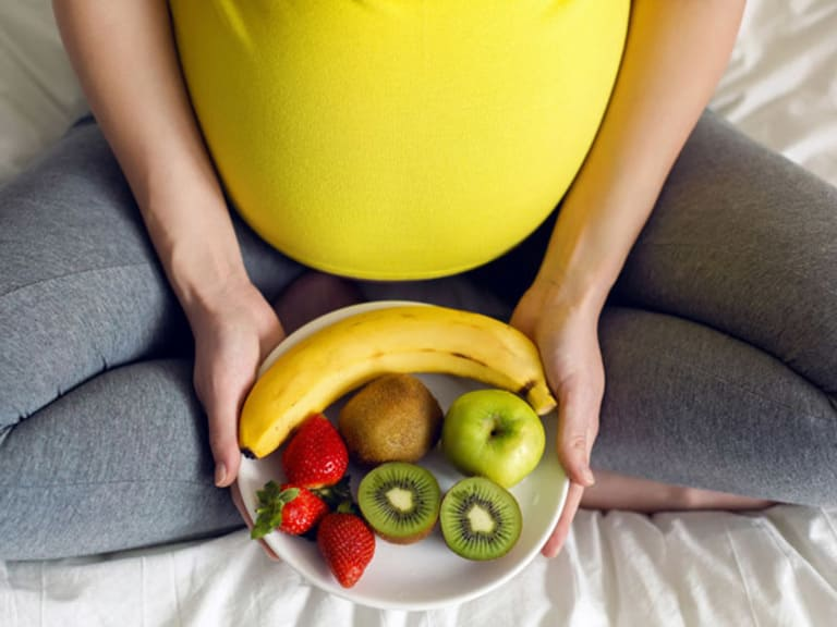 Pregnant women should eat what fruit is good for health?  - first