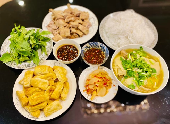 Manh Truong's wife shows off delicious rice and sweet soup, the actor's comment is curious - 12