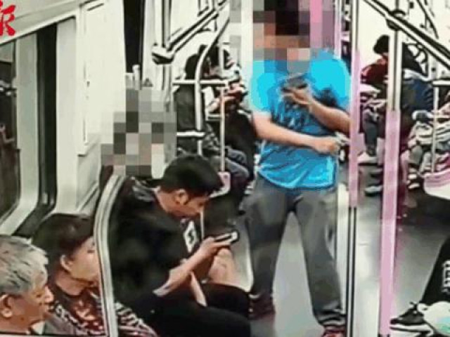 Clip Eva - Clip: Xin số không được, người đàn ông hung hãn tát cô gái để trả thù