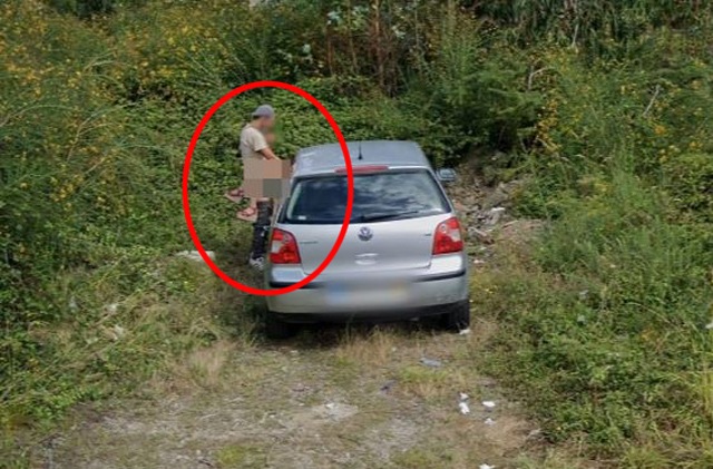 Cặp đôi dừng xe làm amp;#34;chuyện ấyamp;#34; giữa ban ngày, bị dân mạng chỉ trích dữ dội - 1