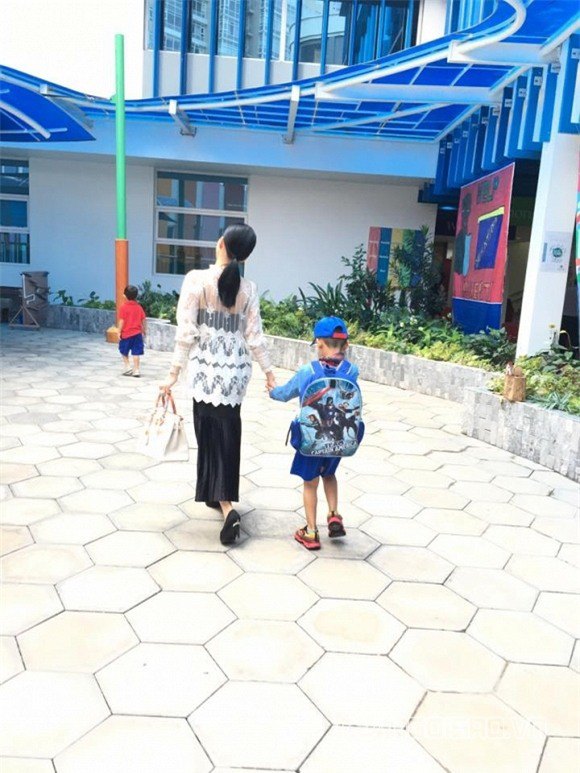 U42 has super cute twins, Duong Khac Linh spends kindergarten tuition fees up to half a billion VND/year - 12