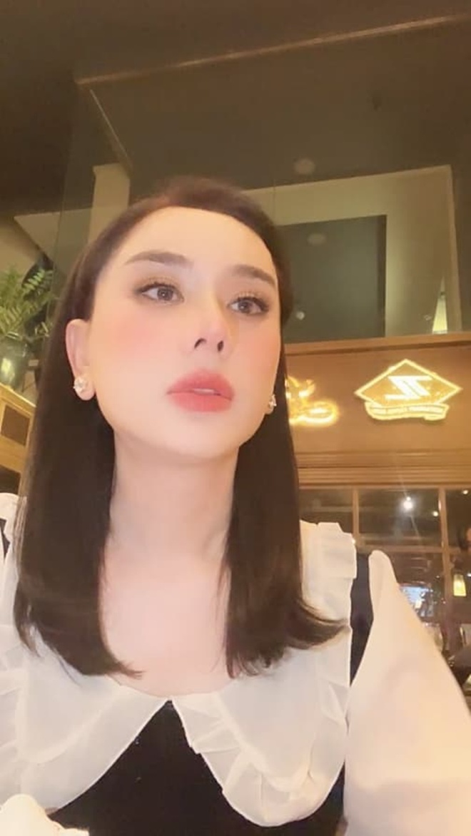 Người đẹp chuyển giới xuất hiện với mái tóc mới xinh đẹp.