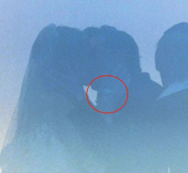 Brooklyn wedding: Blurry illusion of the bride kissing the groom, Victoria is so beautiful, the bridesmaid Harper is pretty - 4