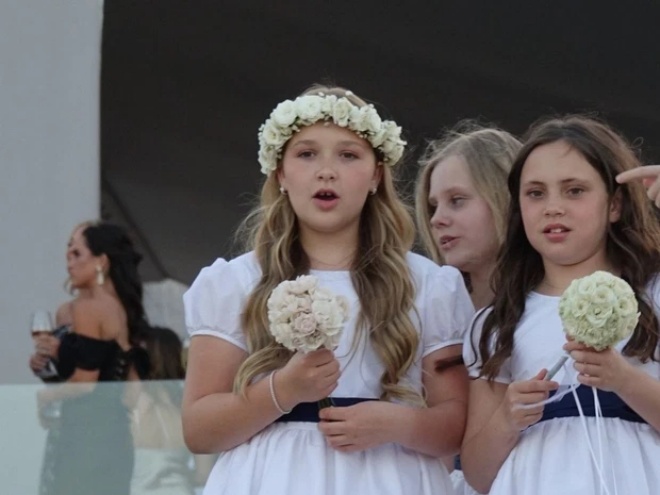 Harper Beckham - The most beautiful and lovely bridesmaid at Brooklyn's brother's wedding - 3