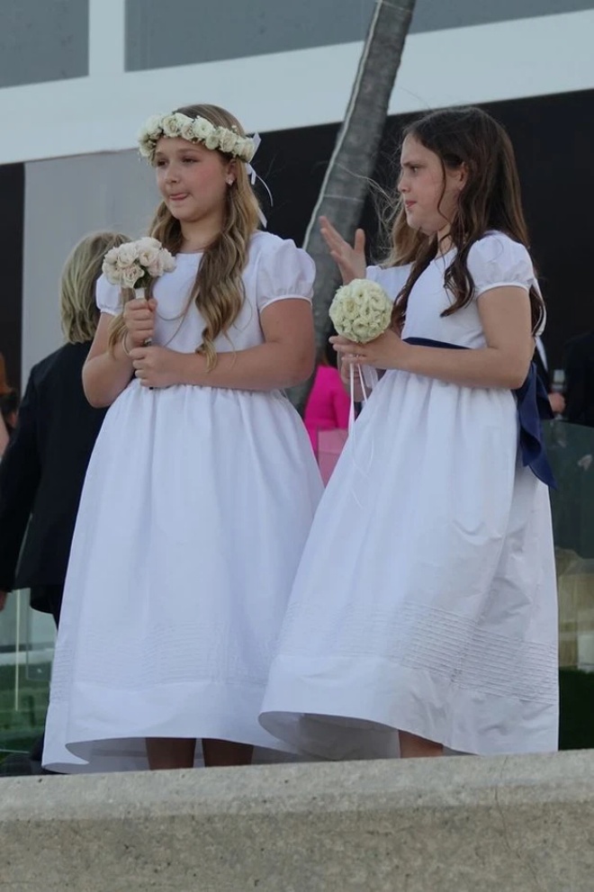 Harper Beckham - The most beautiful and lovely bridesmaid at Brooklyn's brother's wedding - 7