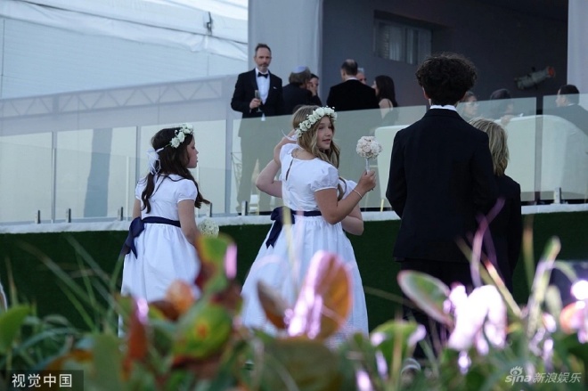 Harper Beckham - The cutest and cutest bridesmaid at Brooklyn's brother's wedding - 10