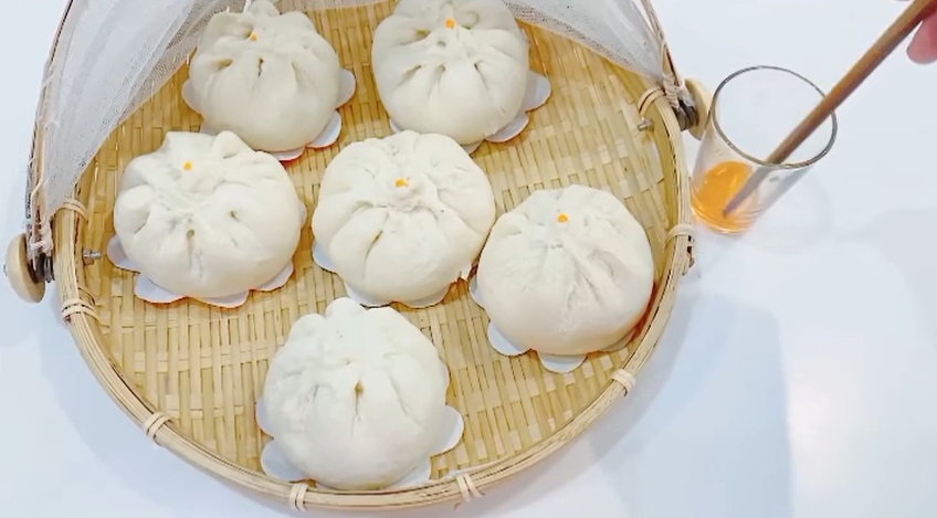 Thuy Tien made dumplings from her mother's trick, what was the result that fans broke?  - 16