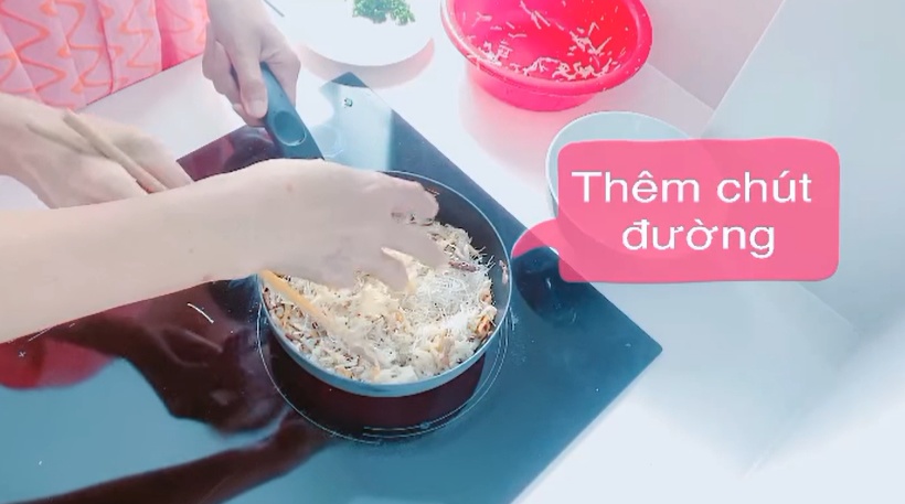 Thuy Tien made dumplings from her mother's trick, what was the result that fans broke?  - 7