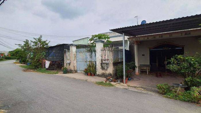 Căn nhà nơi bé A. cùng mẹ và 2 dì ruột đang sinh sống.