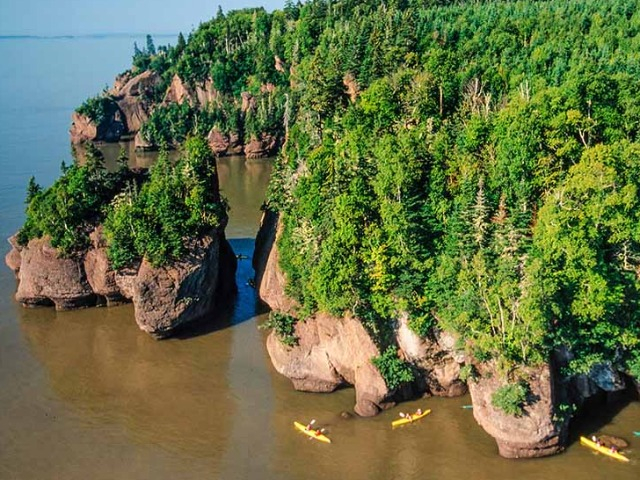 Những tảng đá bị xói mòn trong hàng triệu năm có hình dáng đặc biệt khiến ai cũng ngỡ ngàng
