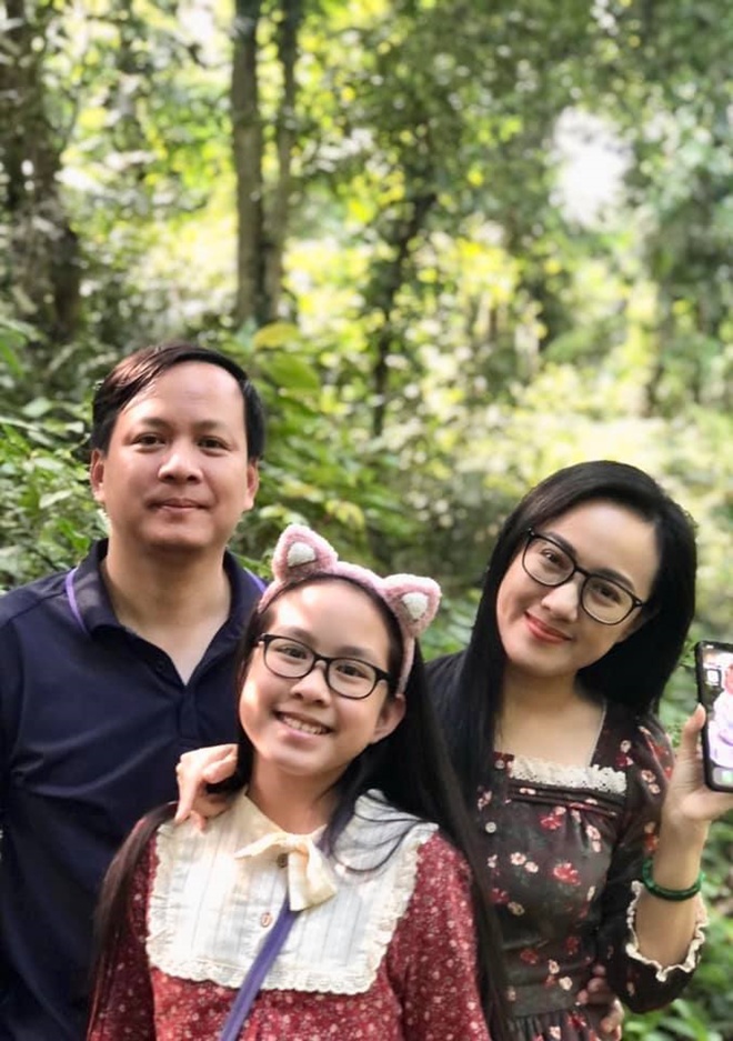 The secret husband of BTV Hoai Anh, Diem Quynh is middle-aged in good form, and Mai Ngoc's husband is criticized again - 5