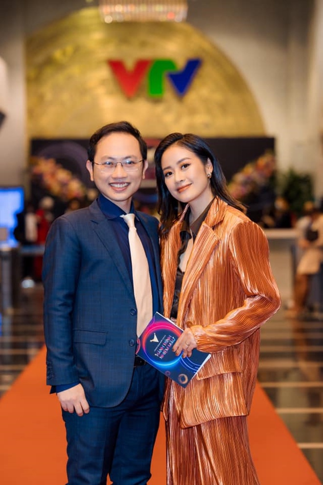 The secretive husband of BTV Hoai Anh, Diem Quynh is middle-aged in good form, and Mai Ngoc's husband is criticized again - 22