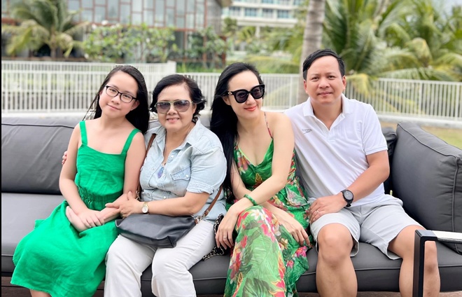 The secret husband of BTV Hoai Anh, Diem Quynh is middle-aged in good form, and Mai Ngoc's husband is criticized again - 1