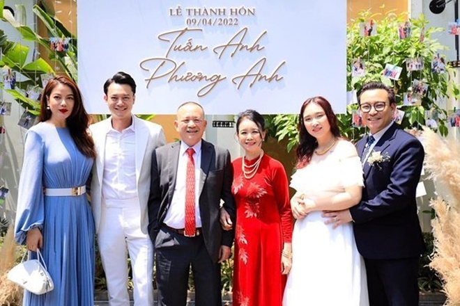 Vietnamese Star 24h: Truong Ngoc Anh officially launched a young love family 14 years younger, extremely affectionate - 3