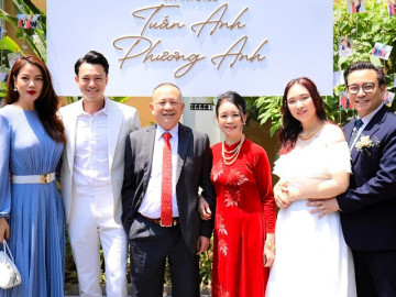 Sao Việt 24h: Trương Ngọc Ánh chính thức ra mắt gia đình tình trẻ kém 14 tuổi, ôm tình tứ