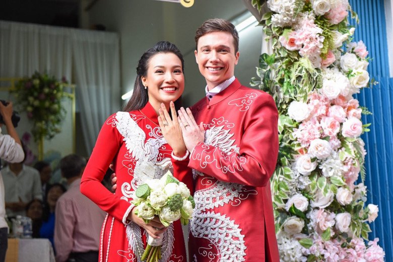 Western husband announced his divorce from runner-up Hoang Oanh clearly in Vietnamese - 6