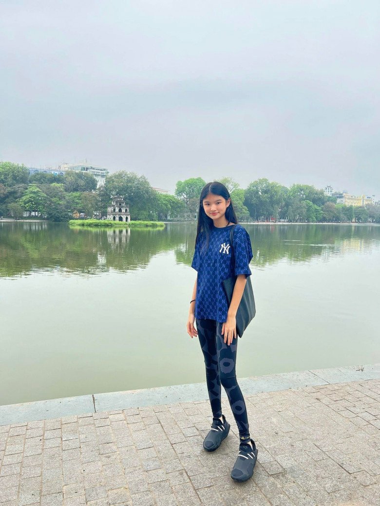 Truong Ngoc Anh's daughter wears 