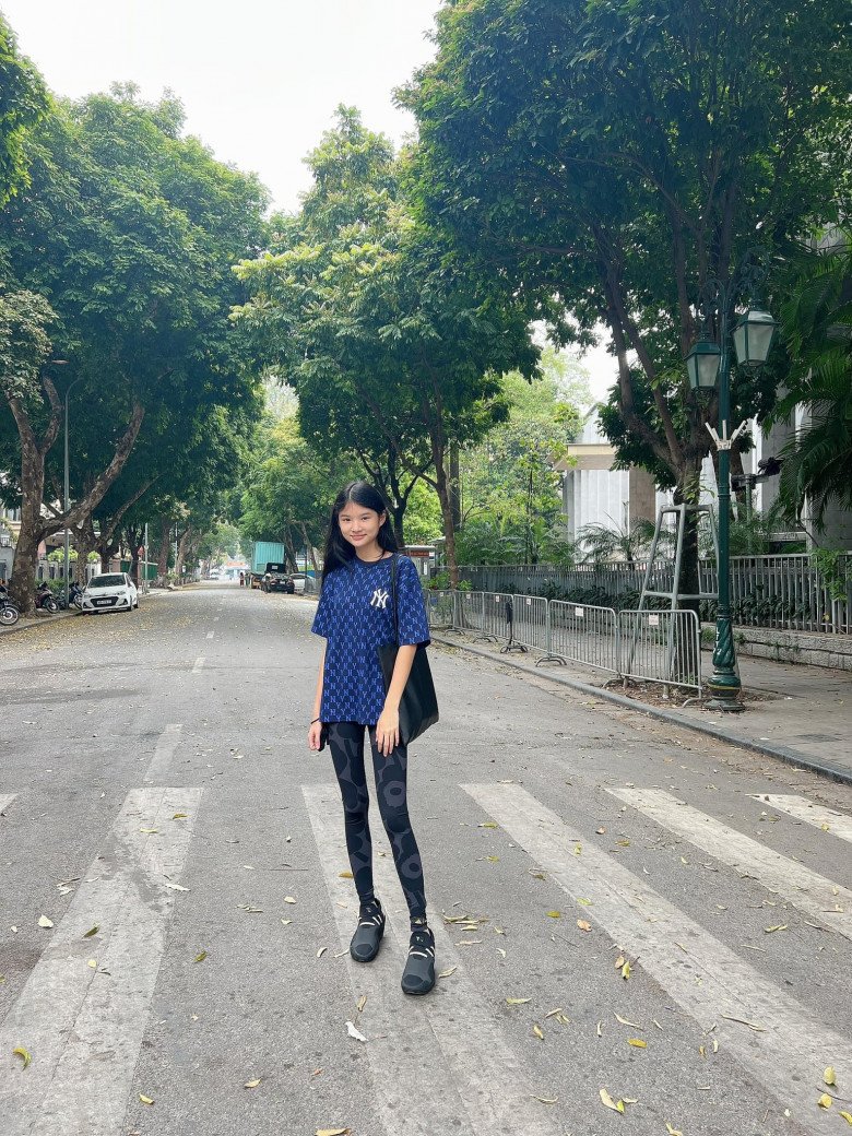Truong Ngoc Anh's daughter wears 
