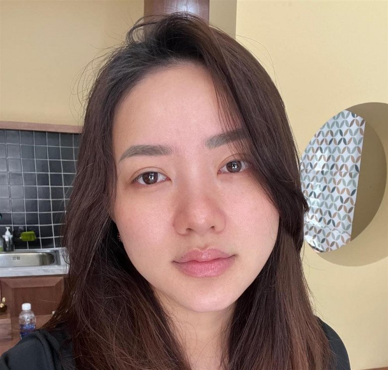 All year round, with a bare face, Phan Nhu Thao rarely wears makeup to 