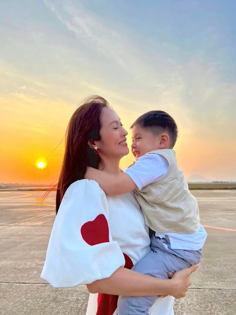 Thanh Thuy waited 10 years to have a child at the age of U40, the boy is too cute now - 5