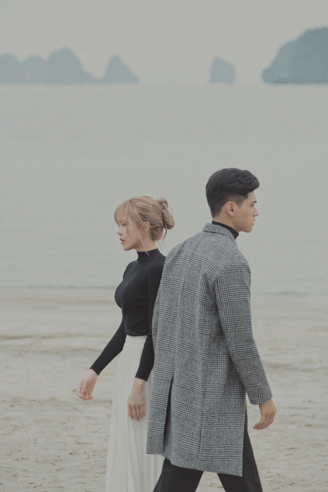 Sau lưng anh có ai kìa mở màn cho một Thiều Bảo Trâm dịu dàng, sâu lắng và trưởng thành hơn trong âm nhạc. 