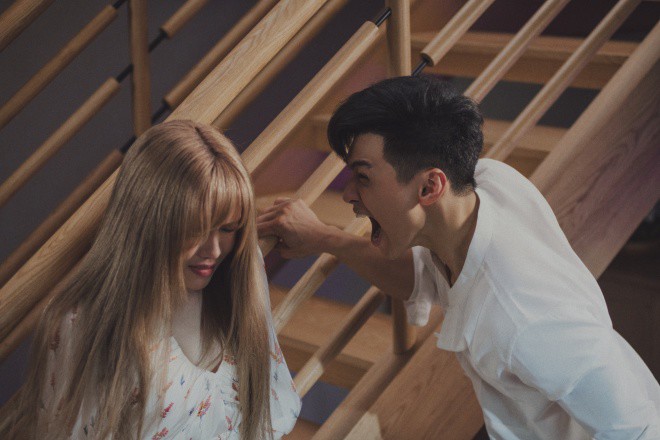 Thiều Bảo Trâm lần đầu amp;#34;khóa môiamp;#34; bạn diễn nam trong MV, còn hôn tới 2 lần - 5
