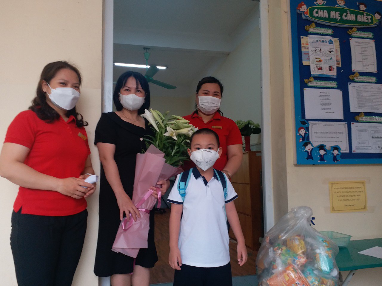 Ngày amp;#34;khai giảngamp;#34; muộn của khối mầm non: Học sinh ngỡ ngàng nhận cô, nhận lớp - 10