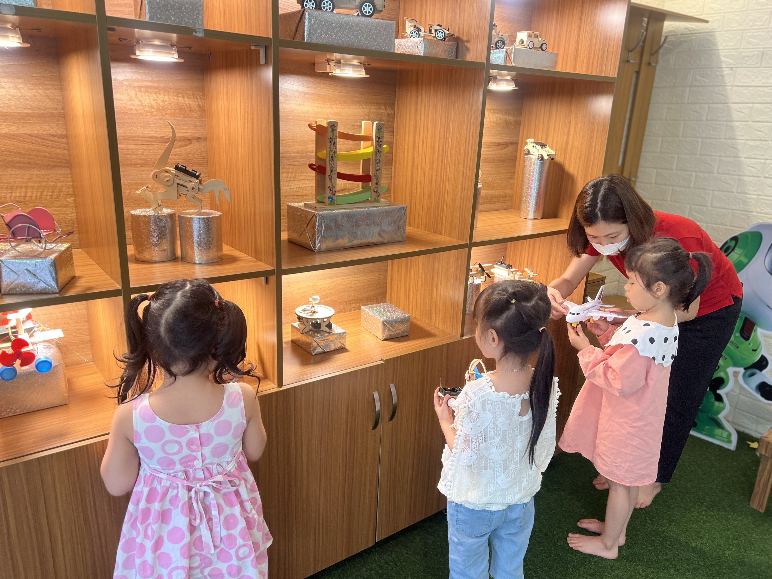 Ngày amp;#34;khai giảngamp;#34; muộn của khối mầm non: Học sinh ngỡ ngàng nhận cô, nhận lớp - 13