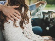 Bà bầu - Chọn gái xinh lấy làm vợ, ngày con ra đời chồng nhìn mặt rồi "chết lặng"