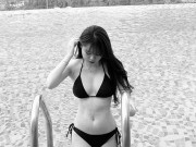 Làm đẹp - Tình cũ Quang Hải hiếm hoi diện áo tắm, gương mặt trẻ con lu mờ trước đường cong "bỏng cháy"