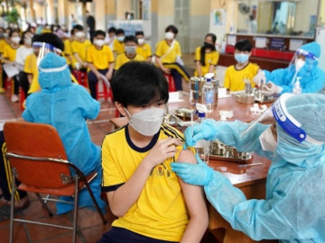 Hoãn tiêm vắc xin với trẻ 5-11 tuổi mới mắc COVID-19 trong vòng 3 tháng
