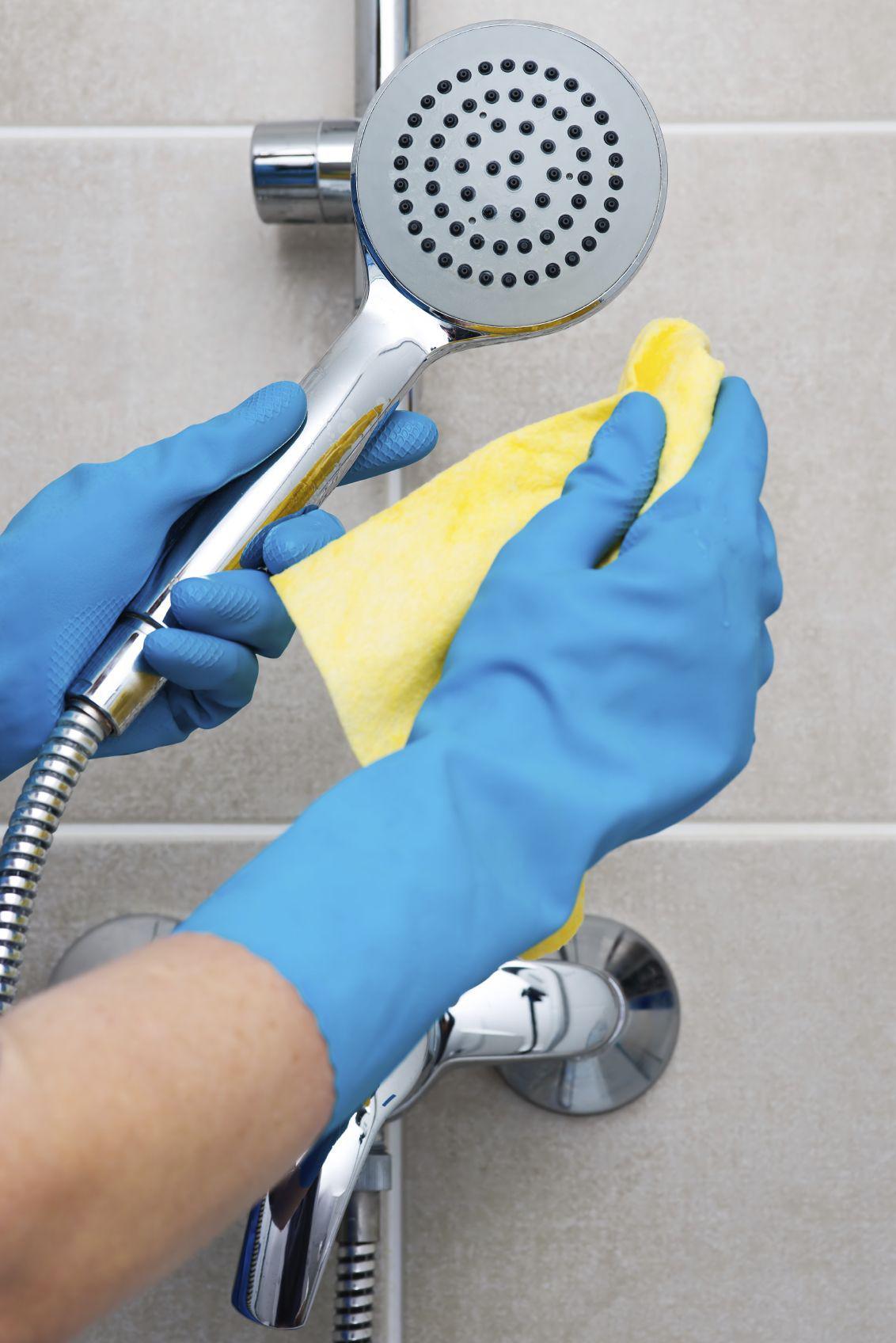 2 places in the bathroom contain cancer-causing toxins, many people forget amp;#34;  do not clean!  - 4