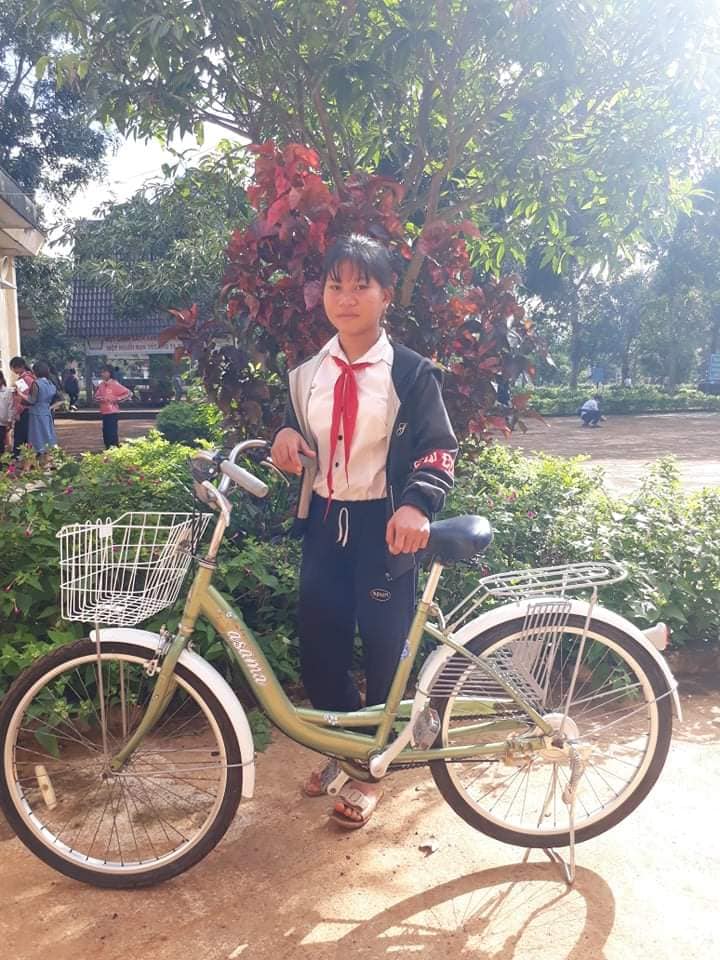 Em Puih Vinh, lớp 8, người dân tộc Gia Rai, tỉnh Gia Lai. 