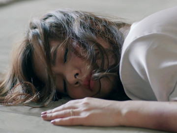 Đan Lê ngất lịm trong phim Anh Có Phải Đàn Ông Không