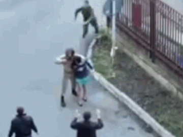 Clip: Nam quân nhân giúp cảnh sát bắt tội phạm và cái kết hài hước