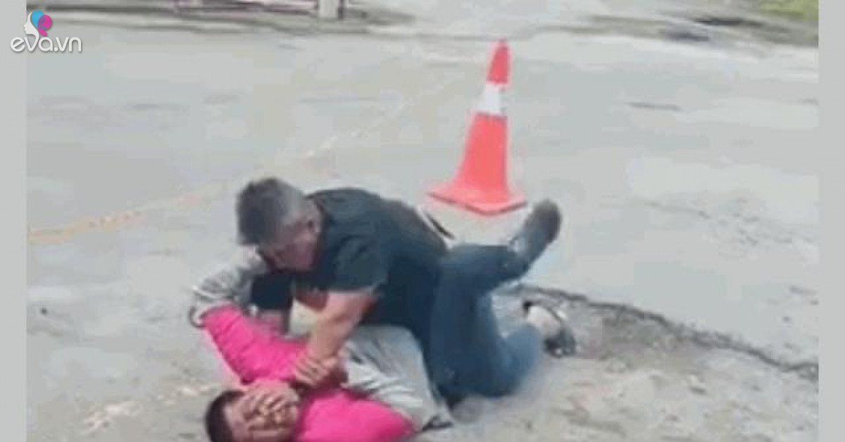 Customers beat the shipper to fight in the middle of the road and the cause of anger