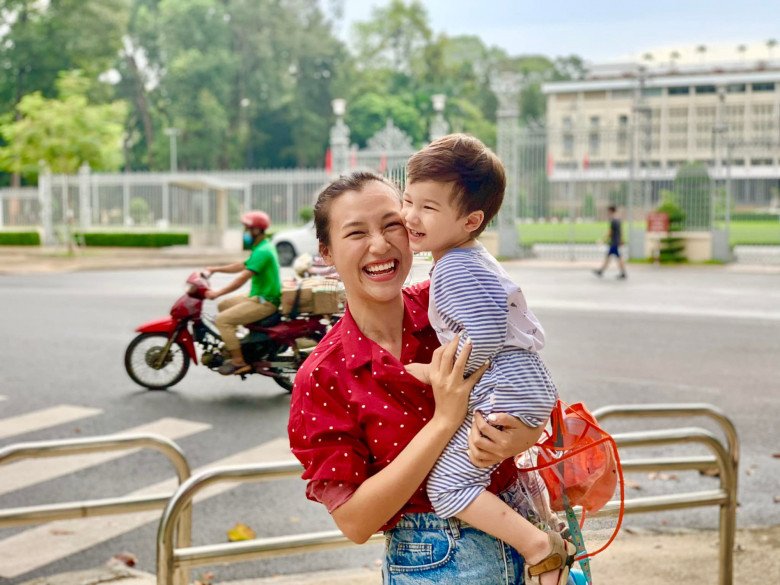 After the divorce, Hoang Oanh still released her heart for her ex-husband, did not delete the family picture for a reason - 9