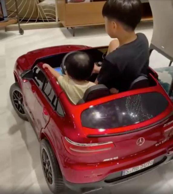 Cuong Do was angry because Dam Thu Trang carried his daughter on a super car 10 billion - 14