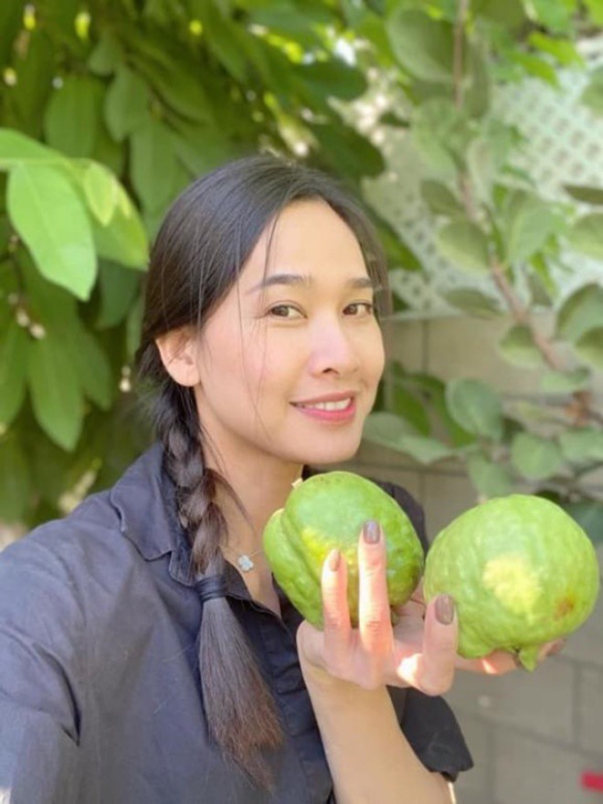 The billion-dollar garden of Miss Vietnam in the West: Plant it to help you miss your hometown, the fruit can't be eaten - 5